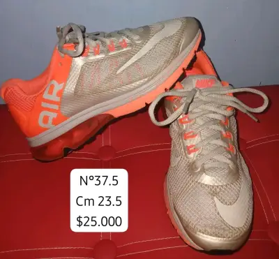 Zapatillas deportivas Nike blancas y negras talla 39 - miniatura 3