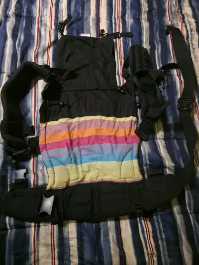 Mochila portabebé ergonómica multicolor - miniatura 2
