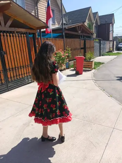 Vestido de huasa para niña con diseño floral - miniatura 4