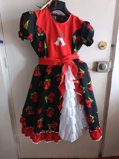 Vestido de huasa para niña con diseño floral - miniatura 5