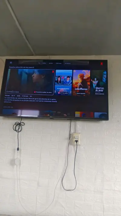 Televisor LG LED 4K Ultra HD 55 pulgadas - miniatura 1