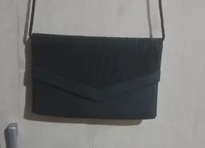 Cartera de mano negra elegante para mujer - miniatura 1