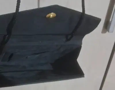 Cartera de mano negra elegante para mujer - miniatura 3