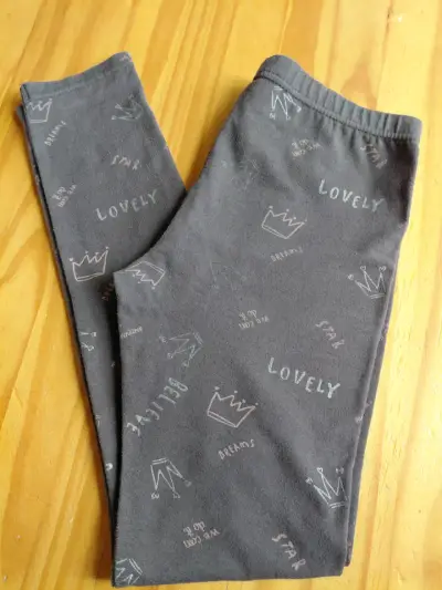 Leggings niñas con estampado de coronas - miniatura 3