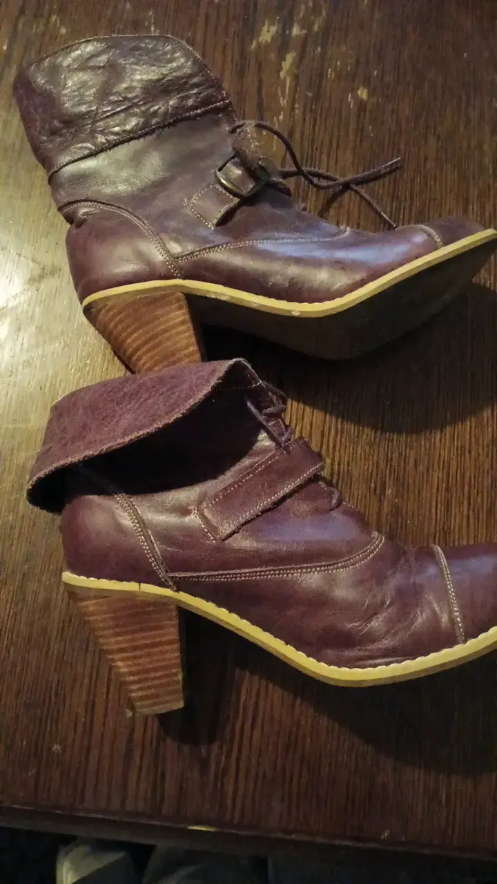 Botines de cuero color uva, con taco de 7 cm, poco - 4