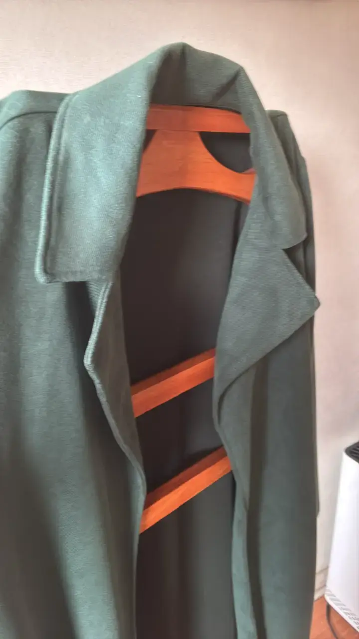 Abrigo verde Zara para mujer en buen estado - 3