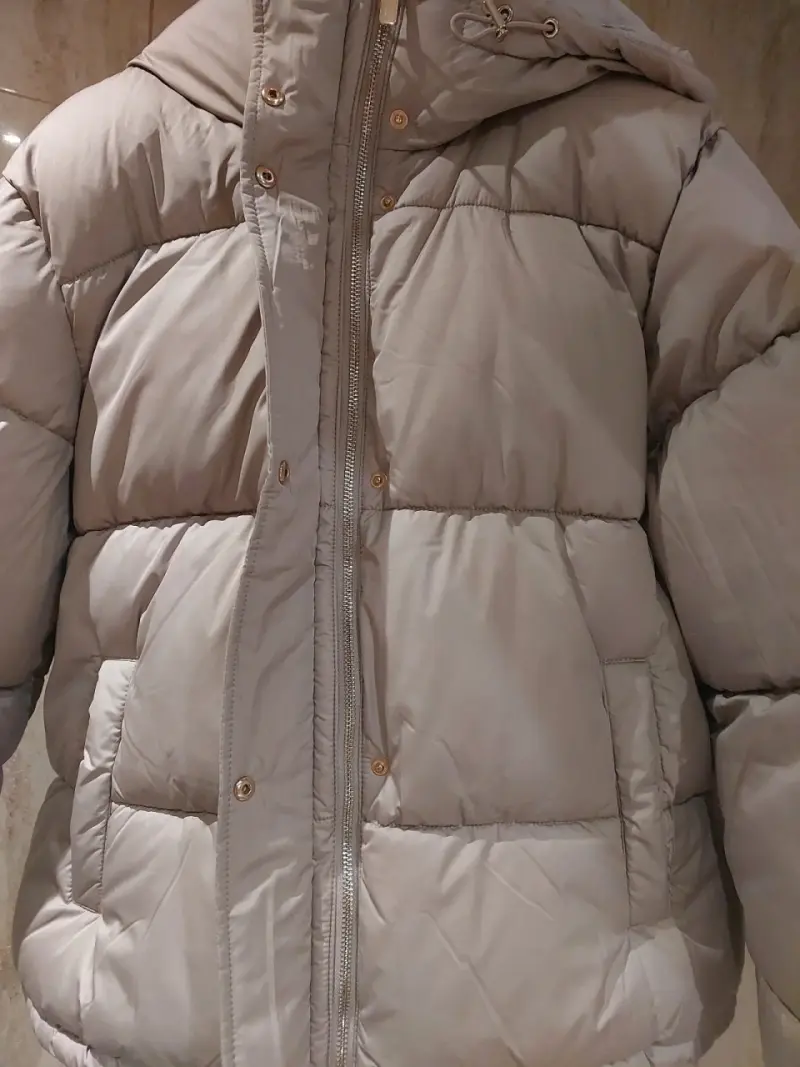 Chaqueta acolchada beige para invierno - 2