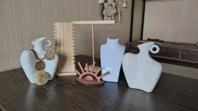 Set de Exhibidores para Joyas y Accesorios - miniatura 1