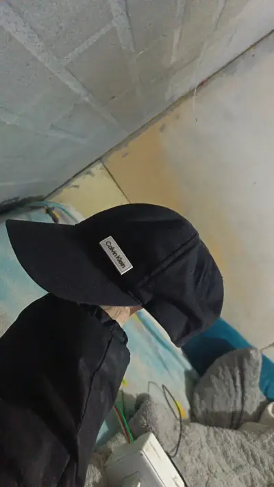 Gorra negra Calvin Klein casual - miniatura 4