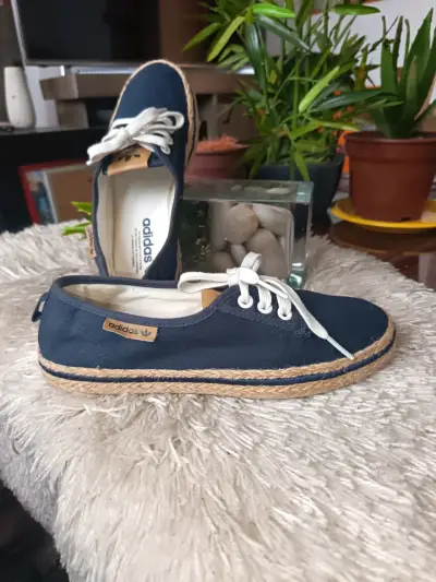Zapatillas casuales Adidas azul marino - miniatura 1