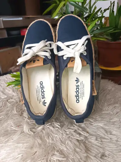 Zapatillas casuales Adidas azul marino - miniatura 3