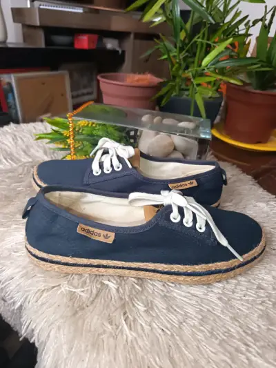 Zapatillas casuales Adidas azul marino - miniatura 2