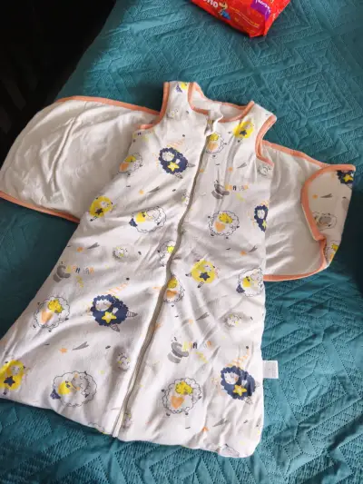 Saco de dormir para bebé con diseño de ovejas - miniatura 2