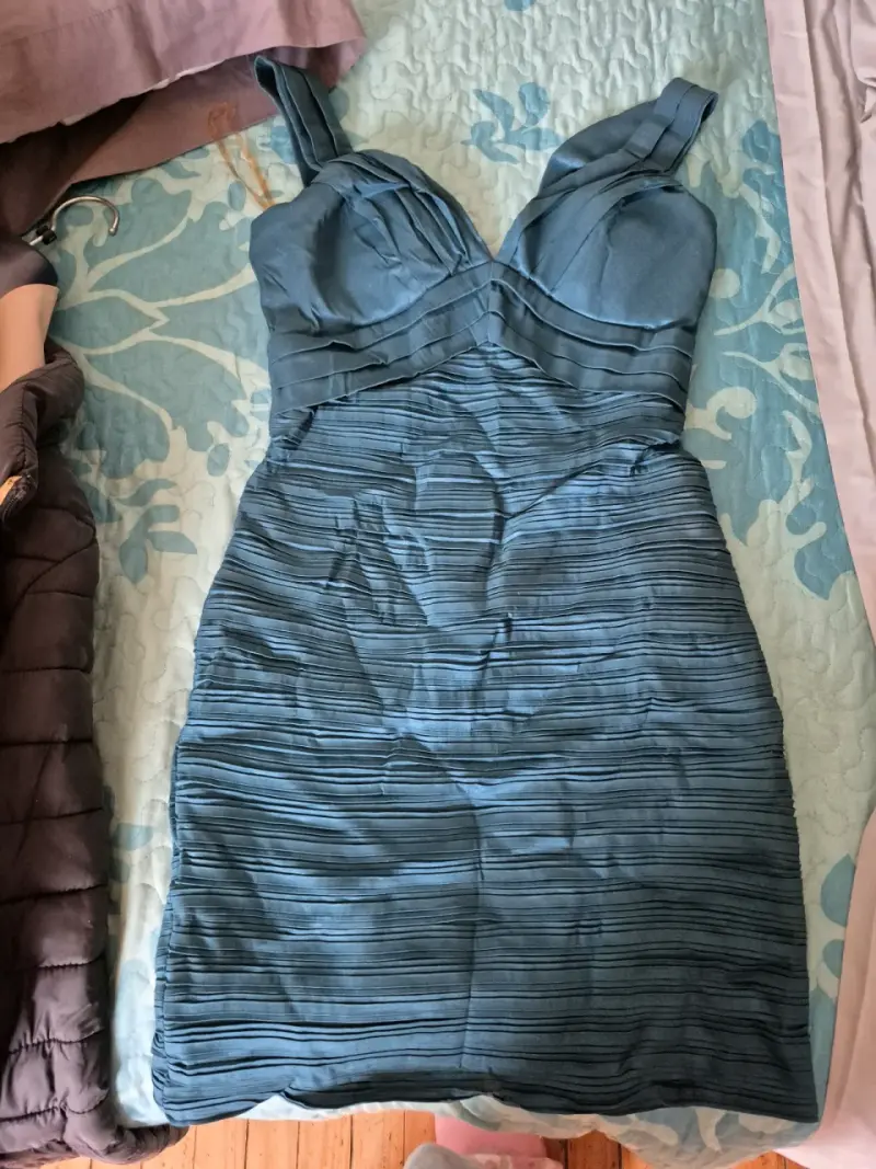 Vestido ajustado azul con tirantes - 2