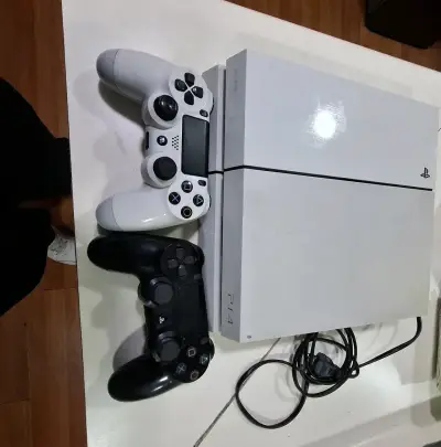Consola PlayStation 4 Blanca con Dos Controles - miniatura 1