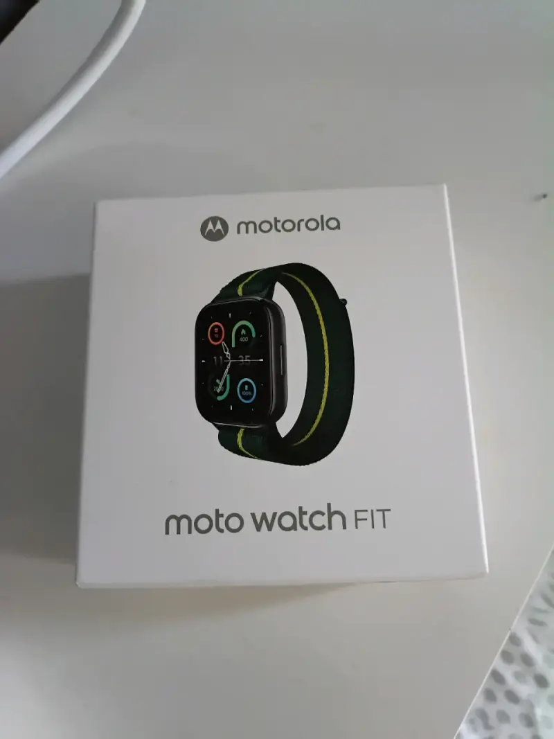 Reloj inteligente Motorola Moto Watch Fit con GPS