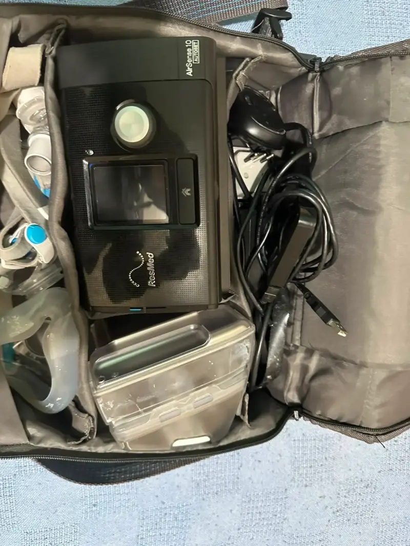 Máquina CPAP ResMed AirSense 10 con accesorios - 2