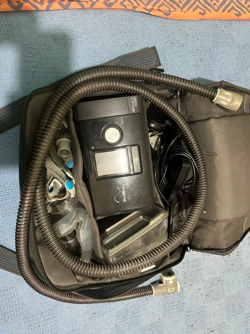 Máquina CPAP ResMed AirSense 10 con accesorios - 3