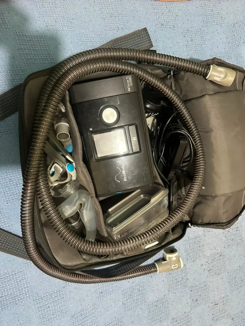 Máquina CPAP ResMed AirSense 10 con accesorios - 4
