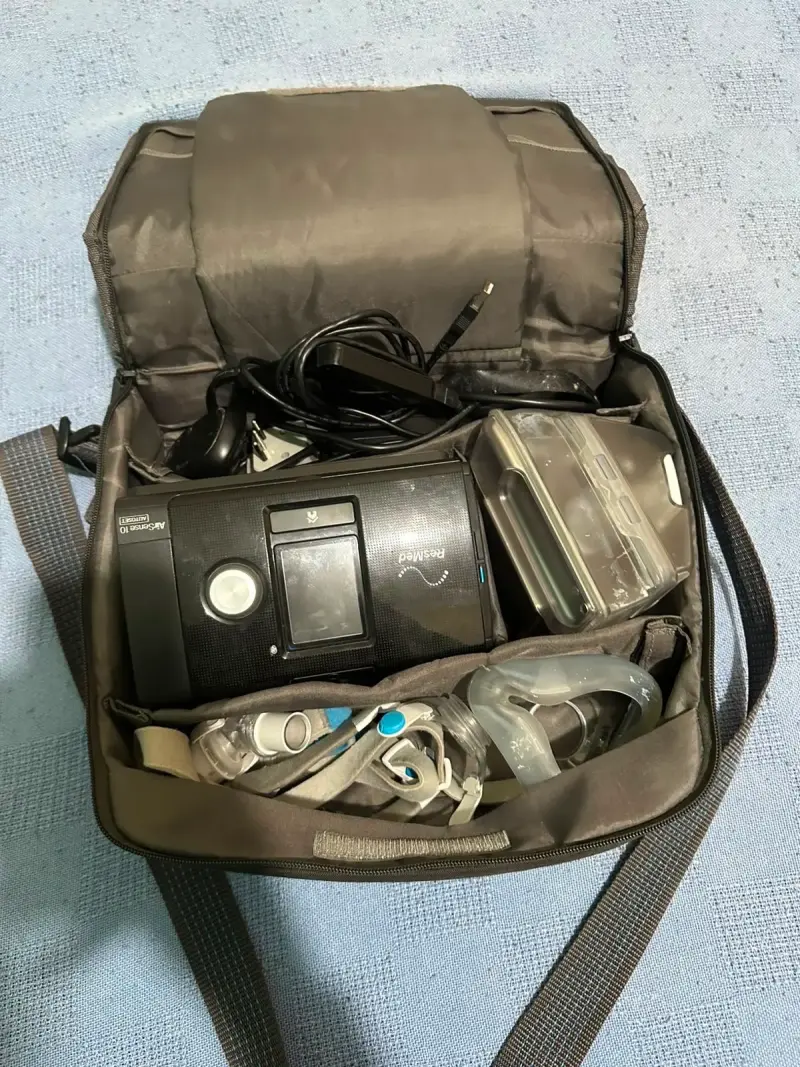 Máquina CPAP ResMed AirSense 10 con accesorios - 5