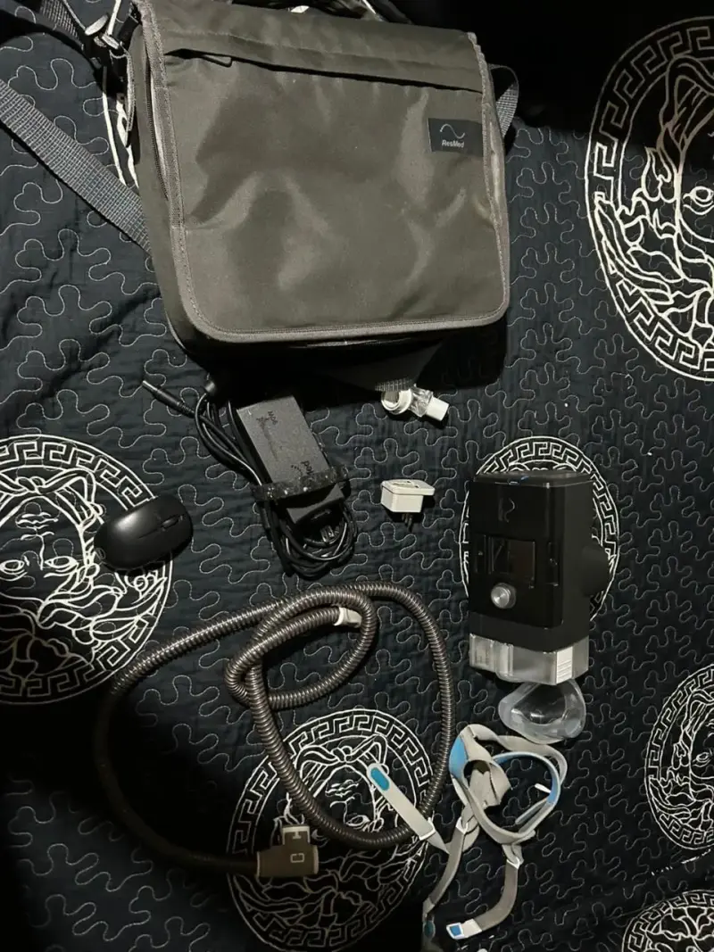 Máquina CPAP ResMed AirSense 10 con accesorios - 6