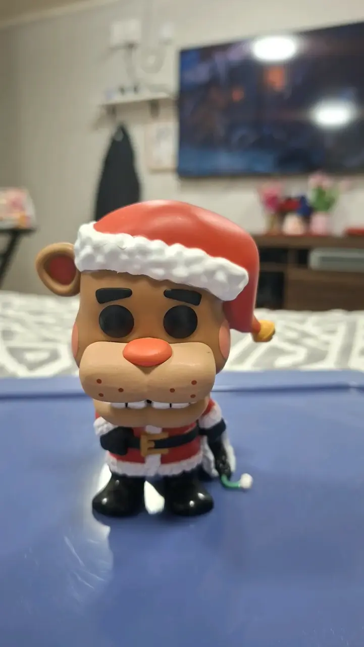 Figura coleccionable de Freddy navideño - 1