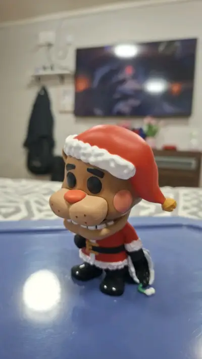 Figura coleccionable de Freddy navideño - miniatura 2