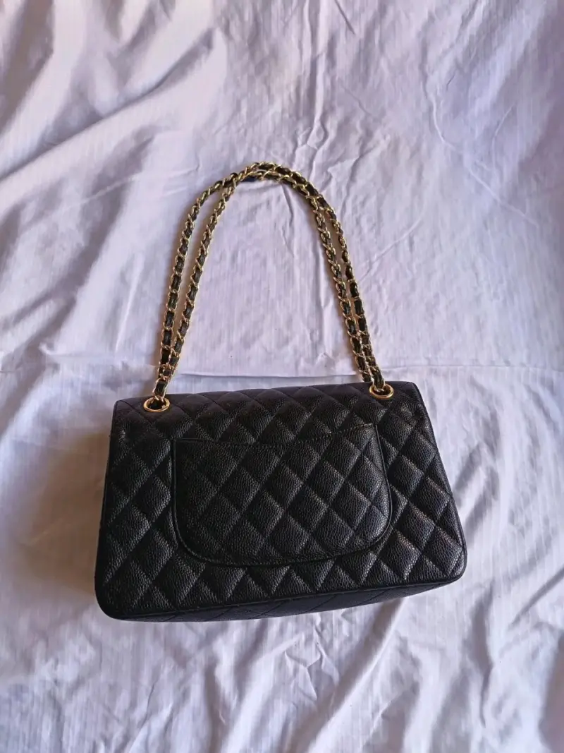 Bolso de cuero negro con cadena dorada Chanel - 2