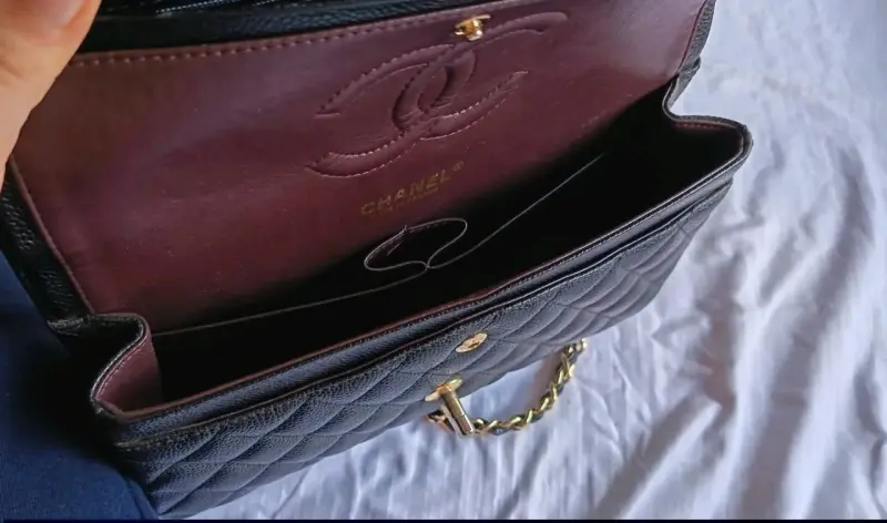 Bolso de cuero negro con cadena dorada Chanel - 3