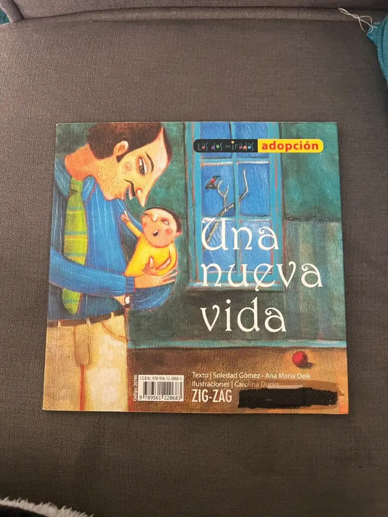Libro 'Una Nueva Vida' sobre adopción