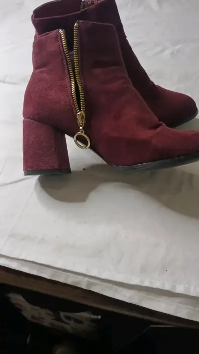 Botines de gamuza burdeos con cierre lateral - miniatura 3