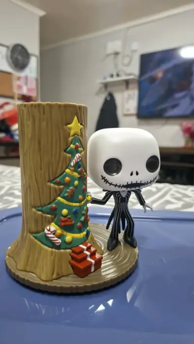 Figura de Jack Skellington en el árbol navideño - miniatura 2