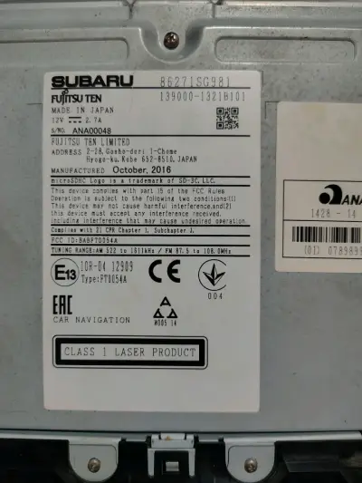Pantalla multimedia Subaru con controles de clima - miniatura 2