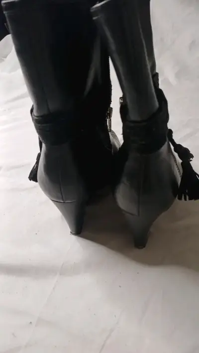 Botines de cuero negro con tacón alto - miniatura 3
