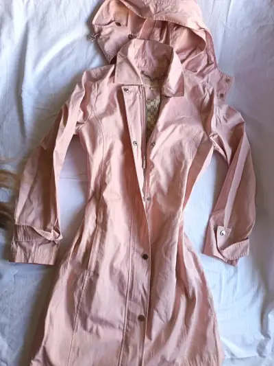 Gabardina rosa Michael Kors con capucha - miniatura 2