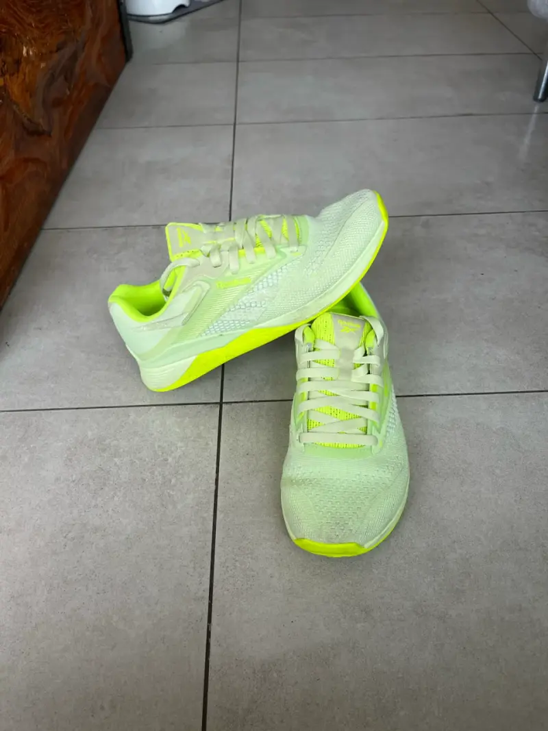 Zapatillas deportivas Reebok amarillas para correr - 1