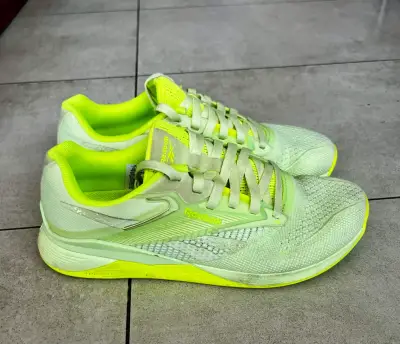 Zapatillas deportivas Reebok amarillas para correr - miniatura 2