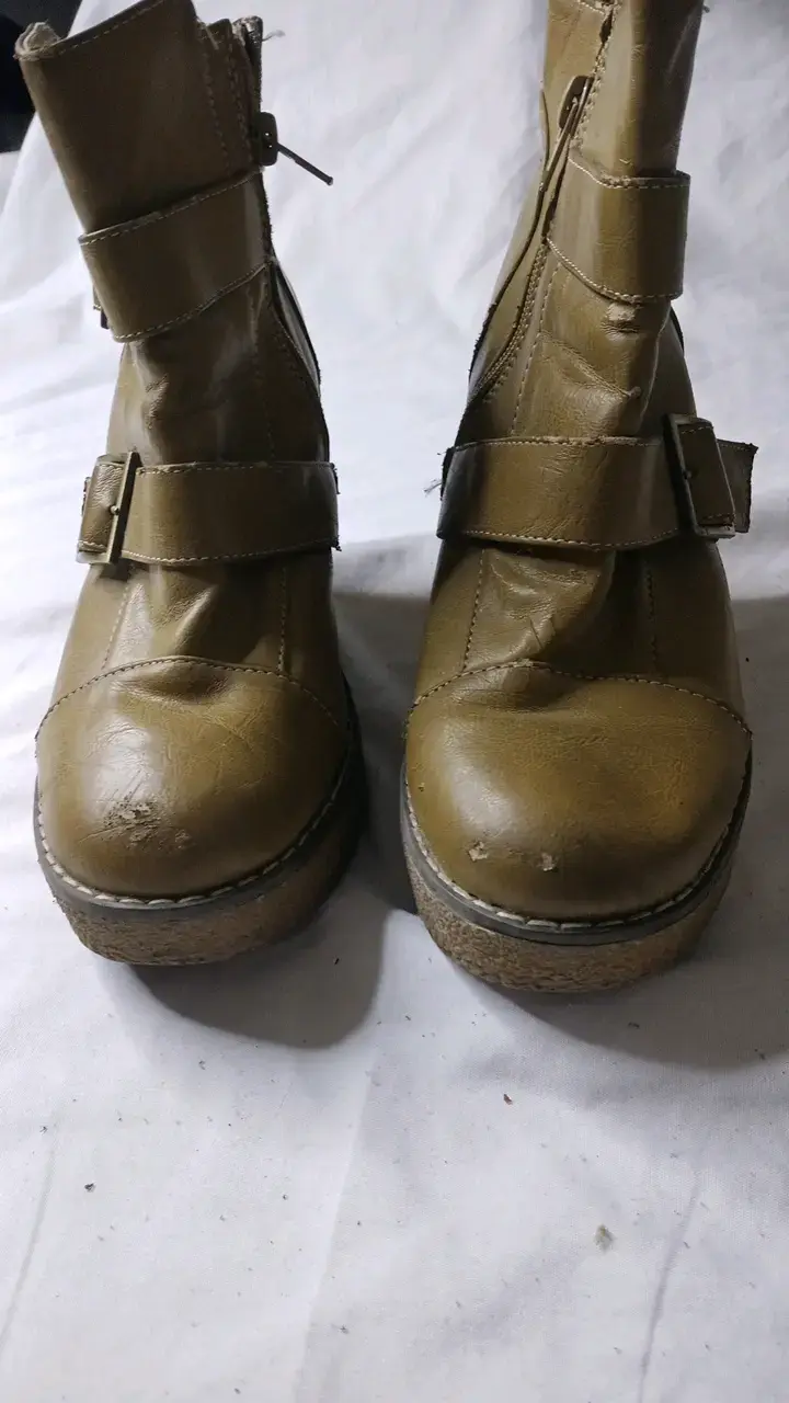 Botines de cuero sintético con plataforma marrón