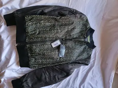 Chaqueta bomber Emporio Armani negra con diseño - miniatura 5