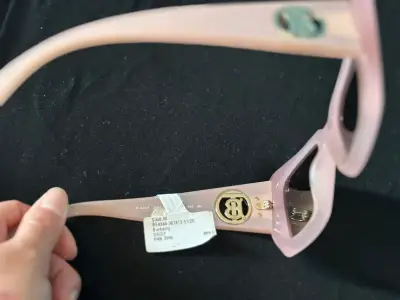 Gafas de sol Burberry rosadas estilo moderno - miniatura 2
