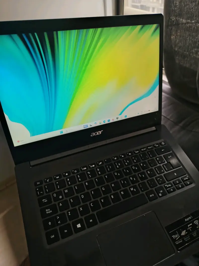 Laptop Acer Aspire 5 con Intel Core i5 y 12GB RAM - 1