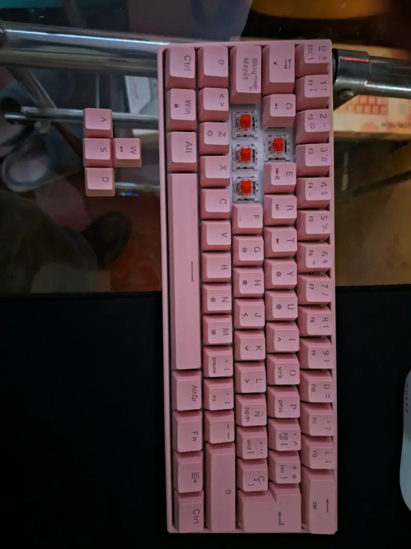 Teclado Mecánico Fantech Maxfit61 Sakura - 4