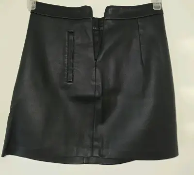 Falda de cuero sintético negro Pull&Bear talla S - miniatura 4
