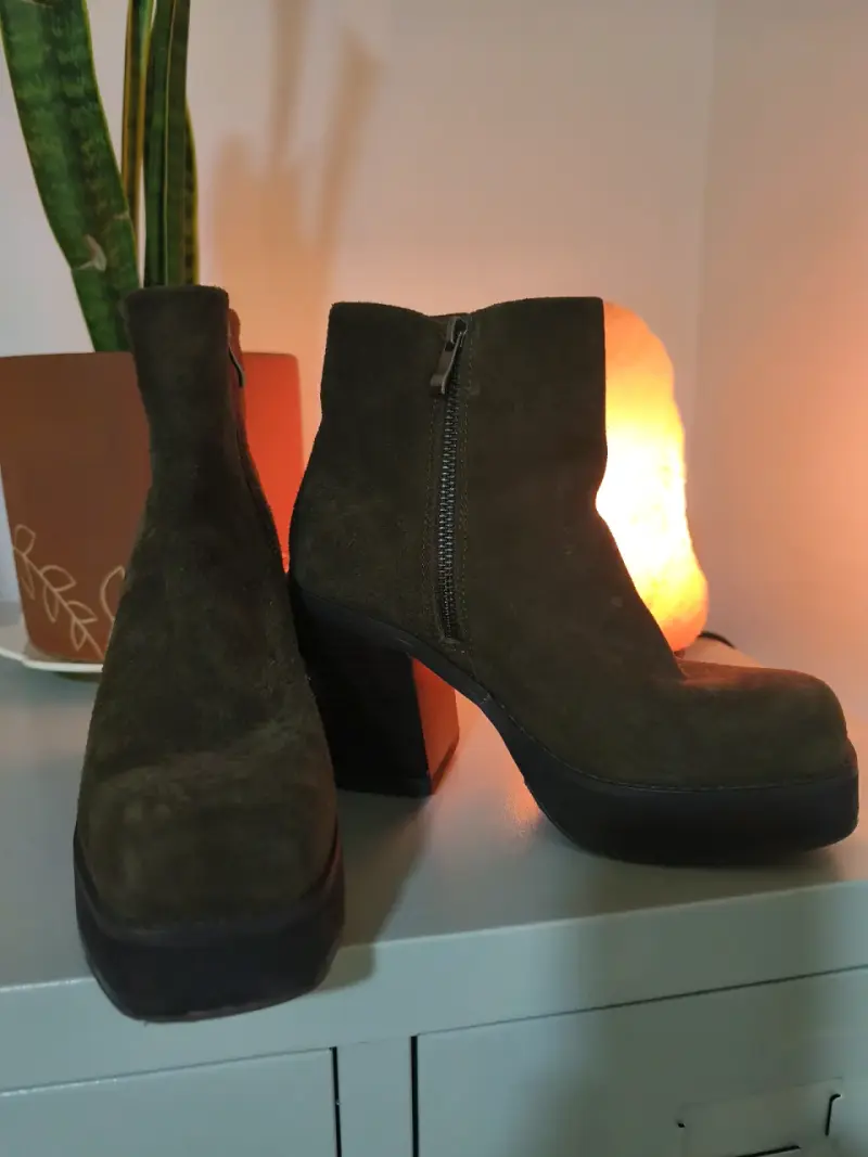 Botines de gamuza marrón con tacón alto - 2