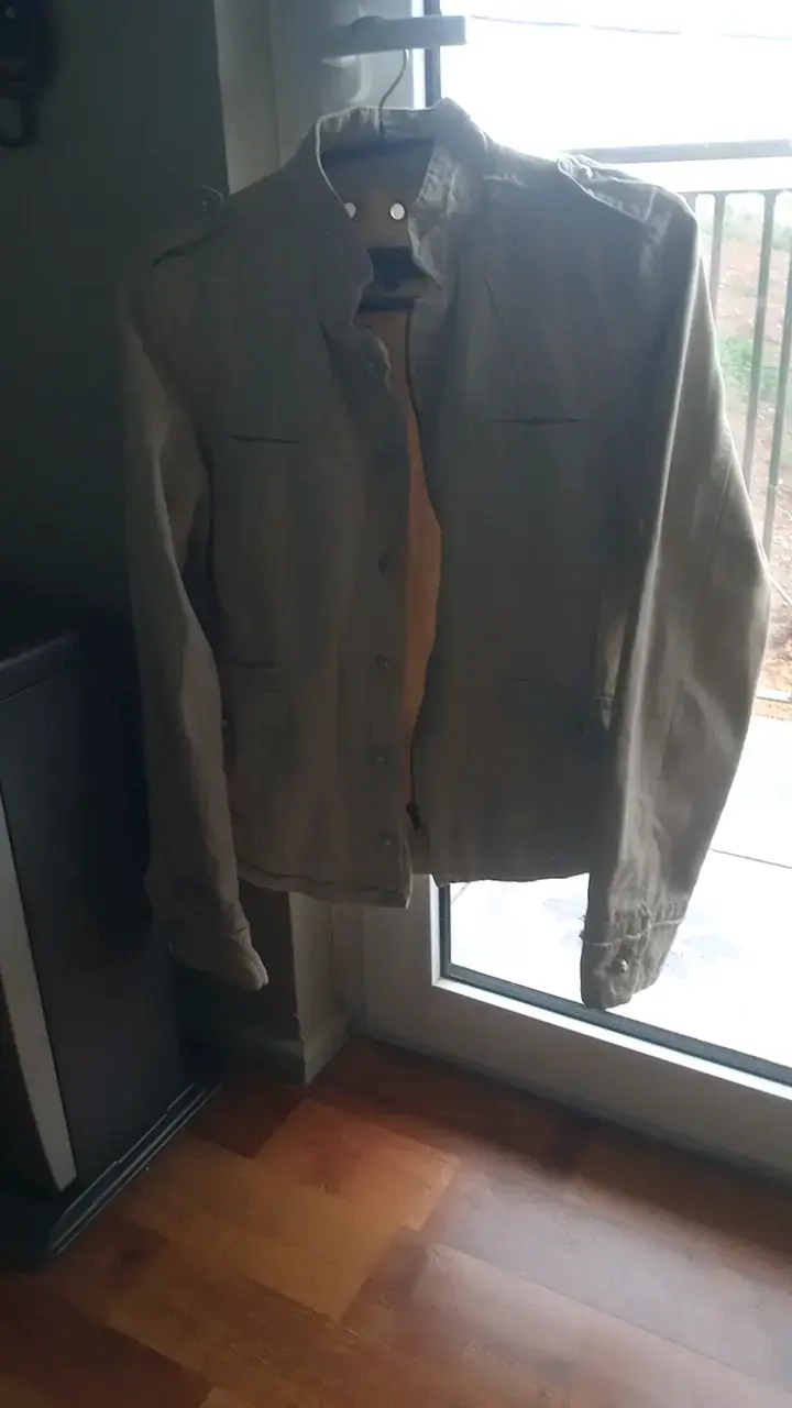 Chaqueta de mujer color caqui