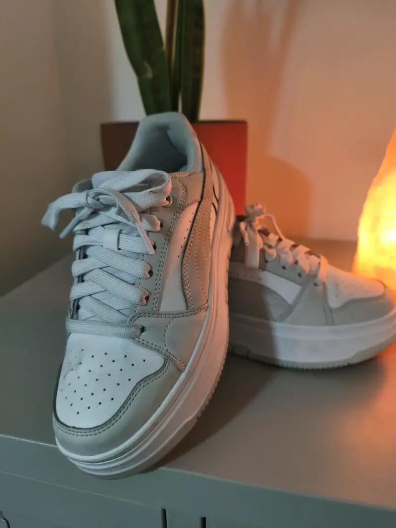 Zapatillas deportivas blancas Puma para mujer