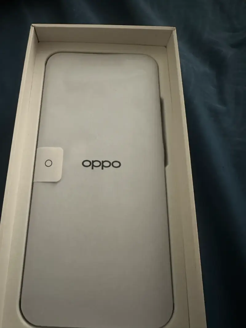 Smartphone OPPO Reno14 F 5G con AI y SuperVOOC - 2