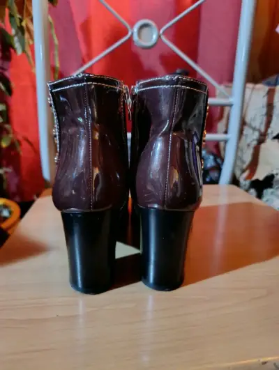 Botines de charol burdeo con tacón alto - miniatura 3