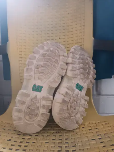 Zapatillas deportivas CAT blancas con detalles de color - miniatura 3