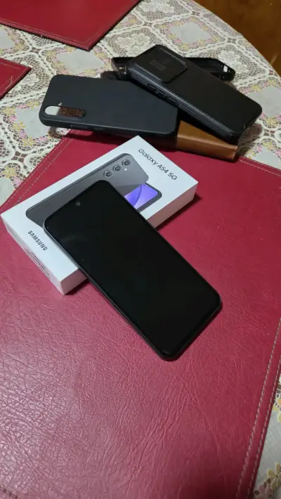 Smartphone negro en buen estado - miniatura 2